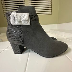 Grey mid height bootie
